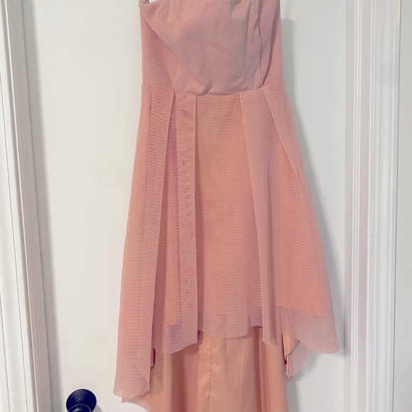 Elliatt Elysian High-low size Dress in Blush with mesh overlay - Picture 4 of 7